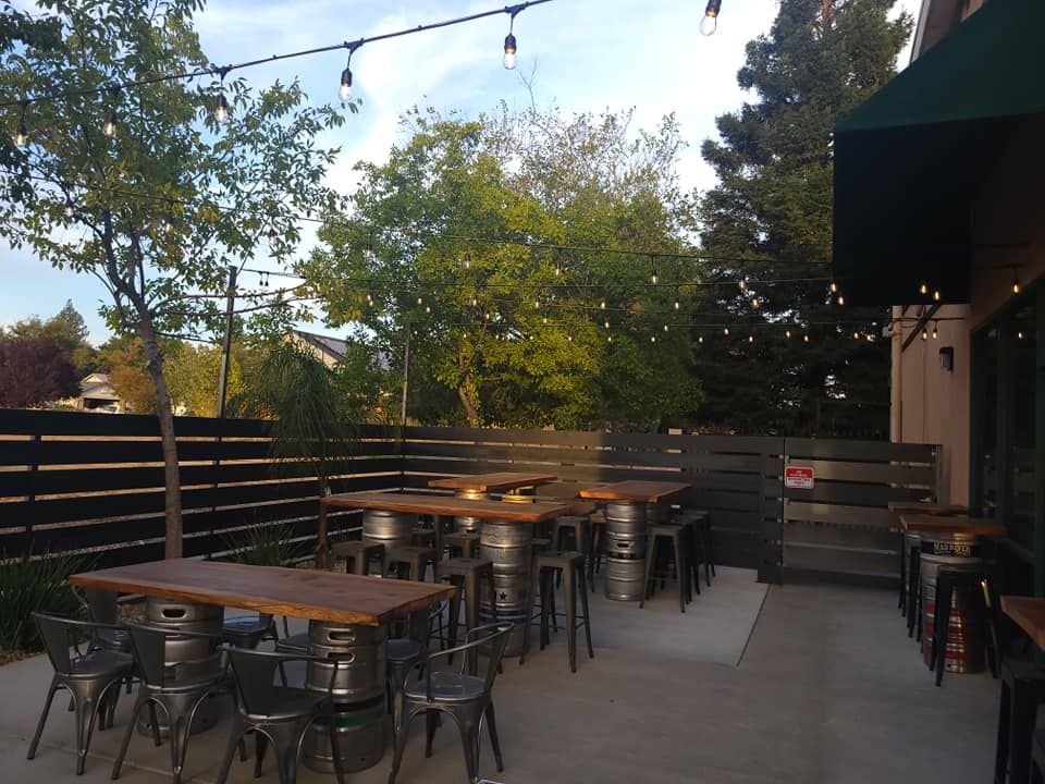Brick & Barrel Kitchen + Bar 1